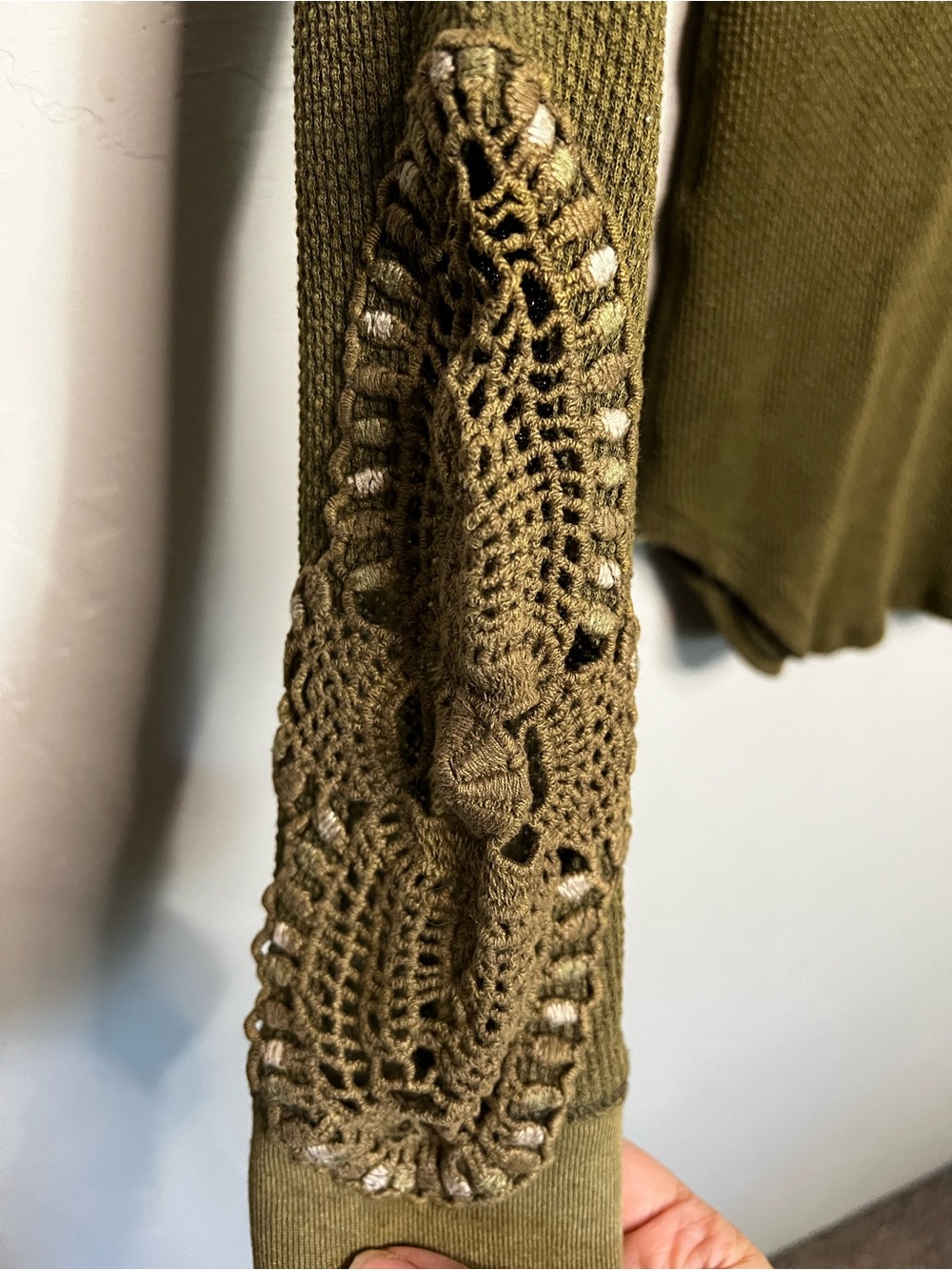 We The Free Free People Synergy Cuff Army Green Thermal Boho Western Crochet - Picture 5 of 8